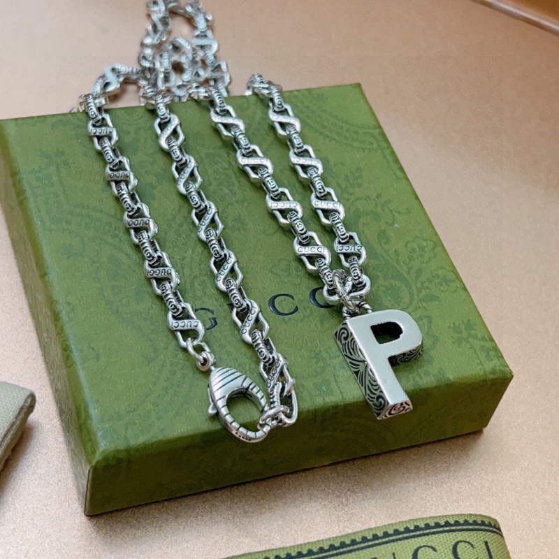 G*u*i necklaces